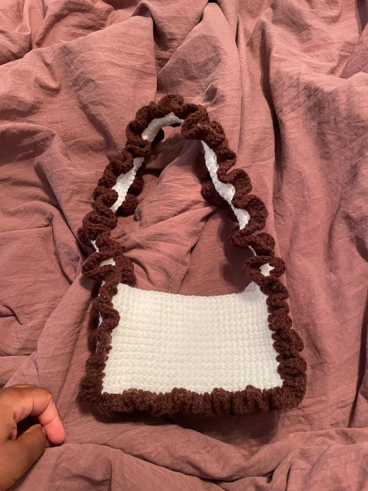Ruffles crochet bags